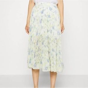 Beautiful skirt 🌺